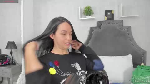 Snapshot of emiliarose_ chatting on 14, 11, 2025 EmiliaRose online show from 14, 11, 2025