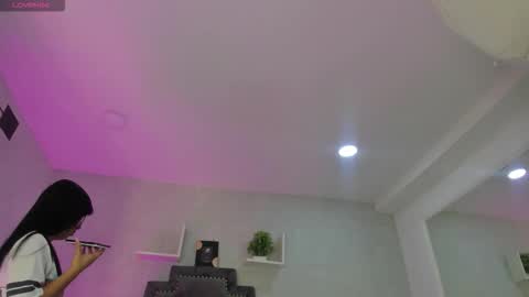 Snapshot of emiliarose_ chatting on 17, 11, 2025 EmiliaRose online show from 17, 11, 2025