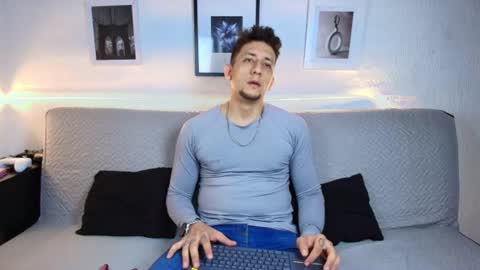 Snapshot of emiliocum_24 chatting on 19, 7, 2026 EMILIOCUM online show from 19, 7, 2026