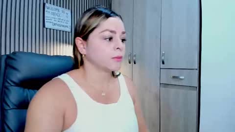 Snapshot of emilirosses chatting on 10, 10, 2025 emilirosses online show from 10, 10, 2025