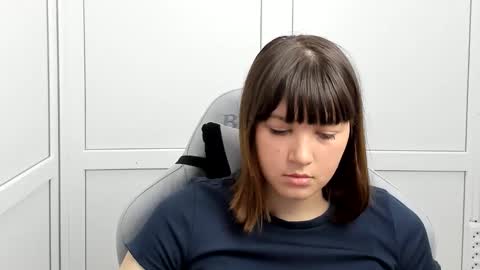 Snapshot of emilli_moon chatting on 19, 5, 2026 Emmi online show from 19, 5, 2026