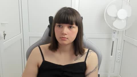 Snapshot of emilli_moon chatting on 3, 6, 2026 Emmi online show from 3, 6, 2026