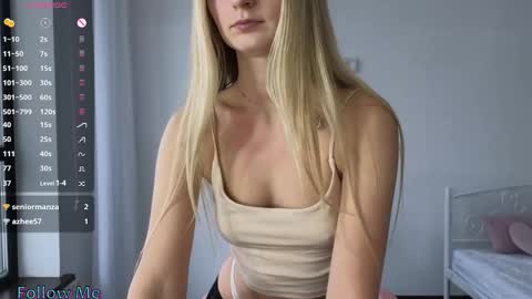 Snapshot of emilly___ chatting on 21, 11, 2025 Emilly online show from 21, 11, 2025