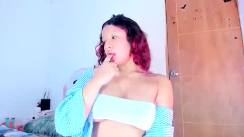 Snapshot of emilly_coper18 chatting on 8, 5, 2026 emily online show from 8, 5, 2026