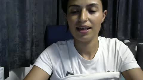 Snapshot of emilly_daniel chatting on 5, 7, 2026 Emilly and Daniel online show from 5, 7, 2026