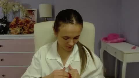 Snapshot of emilly_lust99 chatting on 20, 1, 2025 Emilly online show from 20, 1, 2025