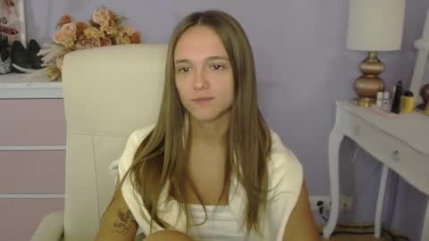 Snapshot of emilly_lust99 chatting on 16, 11, 2025 Emilly online show from 16, 11, 2025