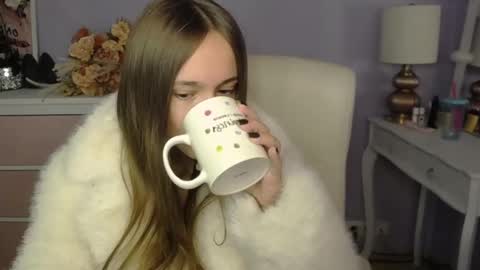 Snapshot of emilly_lust99 chatting on 18, 11, 2025 Emilly online show from 18, 11, 2025