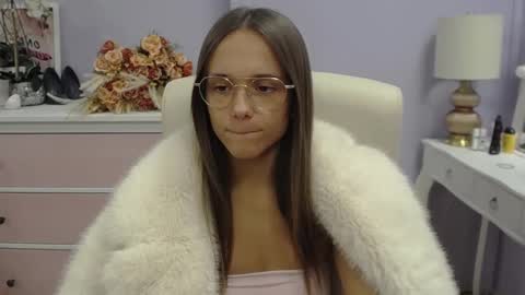 Snapshot of emilly_lust99 chatting on 23, 11, 2025 Emilly online show from 23, 11, 2025