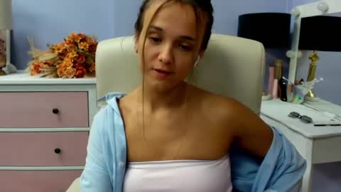 Snapshot of emilly_lust99 chatting on 23, 6, 2026 Emilly online show from 23, 6, 2026