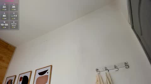 Snapshot of emilly_mell chatting on 14, 9, 2025 emilly_mell online show from 14, 9, 2025