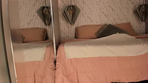 Snapshot of emilly_mell chatting on 24, 9, 2025 emilly_mell online show from 24, 9, 2025