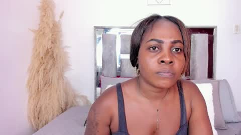 Emilly Roa online show from 19, 11, 2025