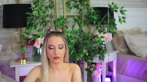 Snapshot of emillybronte chatting on 4, 6, 2026 EMMA online show from 4, 6, 2026