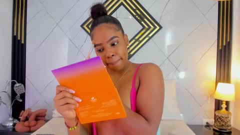 Snapshot of emillydiaz chatting on 8, 11, 2025 Emilly online show from 8, 11, 2025