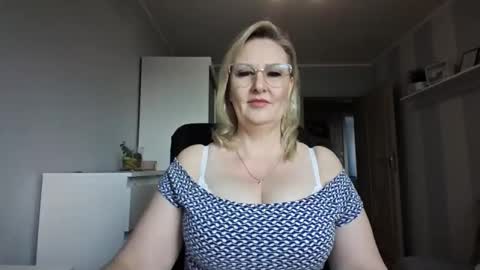 EmillyLove online show from 11, 3, 2026
