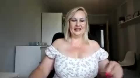 EmillyLove online show from 23, 6, 2026