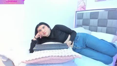 emily9__ online show from 25, 3, 2026