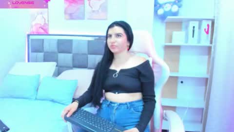 emily9__ online show from 27, 3, 2026