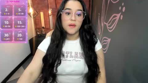 Snapshot of emily__fox__ chatting on 13, 9, 2025 EMILY FOX online show from 13, 9, 2025