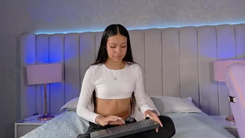 Snapshot of emily__stef chatting on 3, 6, 2026 EMILY online show from 3, 6, 2026