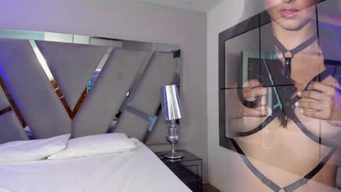 emily_bae online show from 12, 2, 2025