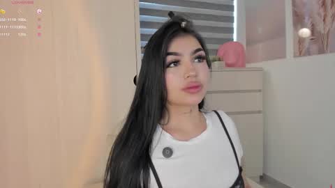 EmilyKenner  Independent model  online show from 26, 9, 2025