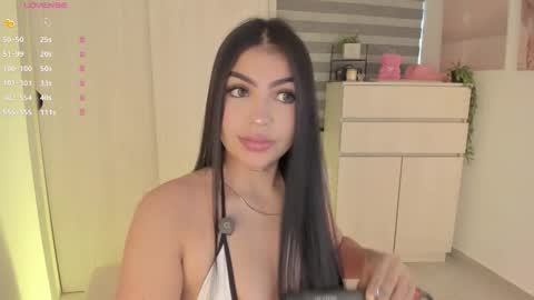 EmilyKenner  Independent model  online show from 18, 11, 2025