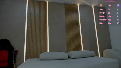 emily_kovac online show from 18, 11, 2025