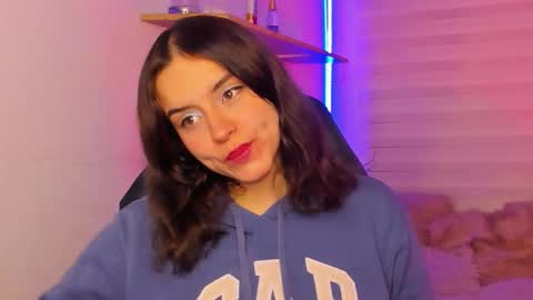 Snapshot of emily_lindey chatting on 20, 10, 2025 emily_lindey online show from 20, 10, 2025