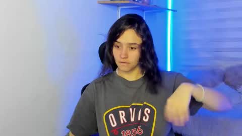 Snapshot of emily_lindey chatting on 3, 11, 2025 emily_lindey online show from 3, 11, 2025