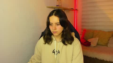 Snapshot of emily_lindey chatting on 9, 11, 2025 emily_lindey online show from 9, 11, 2025