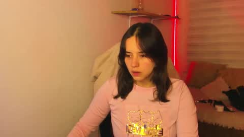 Snapshot of emily_lindey chatting on 10, 11, 2025 emily_lindey online show from 10, 11, 2025