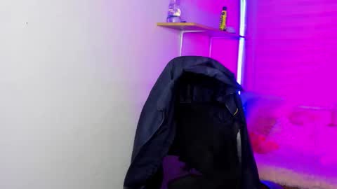 Snapshot of emily_lindey chatting on 21, 11, 2025 emily_lindey online show from 21, 11, 2025