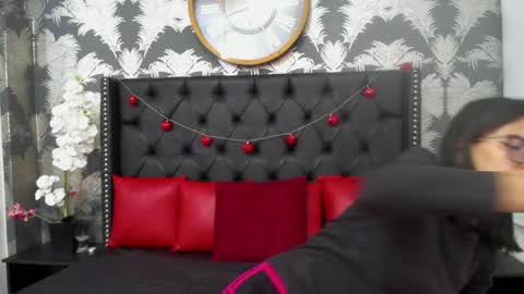 Emily online show from 19, 2, 2025