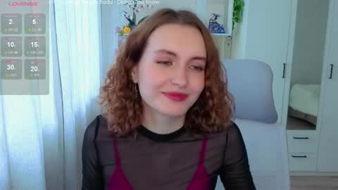 Snapshot of emily_lune chatting on 7, 5, 2026 Emily online show from 7, 5, 2026