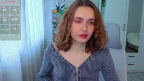 Snapshot of emily_lune chatting on 11, 5, 2026 Emily online show from 11, 5, 2026