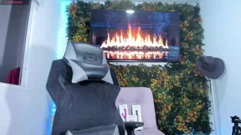 emily_palmeer online show from 15, 4, 2026