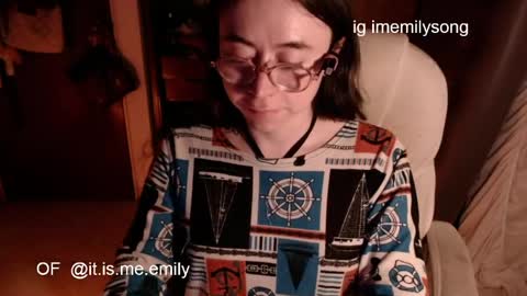 Snapshot of emily_pearl_ chatting on 27, 5, 2026 emily_pearl_ online show from 27, 5, 2026