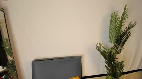 emily_relishh online show from 4, 2, 2026