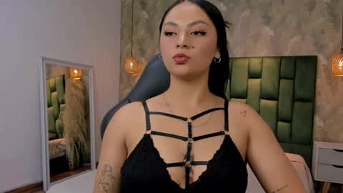 Snapshot of emily_rosee__ chatting on 7, 5, 2026 Emily online show from 7, 5, 2026