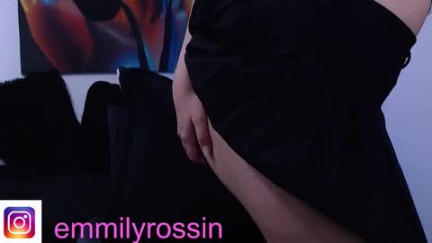 Snapshot of emily_rosinn chatting on 25, 10, 2025 Emily online show from 25, 10, 2025