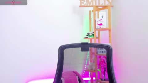Snapshot of emily_sanderss1 chatting on 18, 9, 2025 Emily online show from 18, 9, 2025