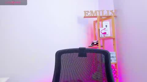 Snapshot of emily_sanderss1 chatting on 19, 9, 2025 Emily online show from 19, 9, 2025