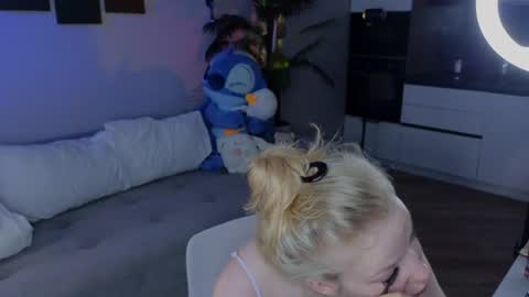 Snapshot of emily_shepard chatting on 24, 6, 2026 emily shepard online show from 24, 6, 2026