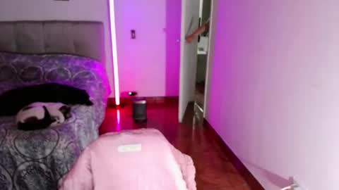 Emily  Swan online show from 19, 11, 2025