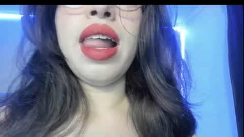 Snapshot of emily_tulip chatting on 11, 6, 2026 Vanesa online show from 11, 6, 2026