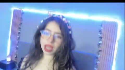Snapshot of emily_tulip chatting on 13, 6, 2026 Vanesa online show from 13, 6, 2026