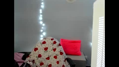 emily_vixen_ online show from 25, 10, 2025