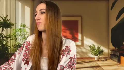 Lia online show from 4, 10, 2025